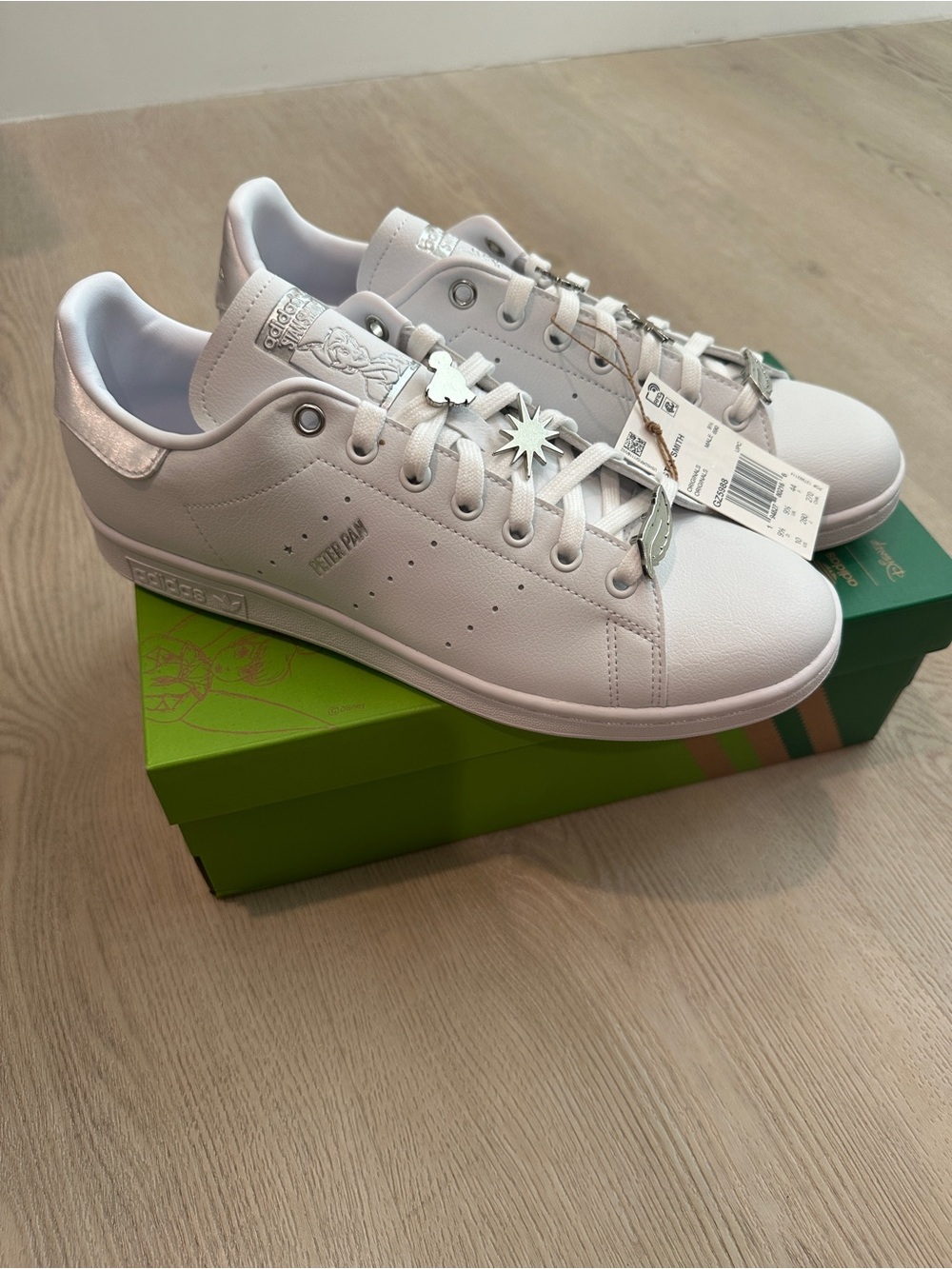 NEW ADIDAS X DISNEY Stan Smith Peter Pan White Leather Sneakers